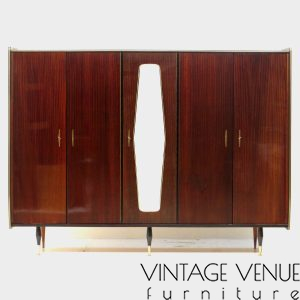 Vintage-5-deurs-kledingkast-in-teak-met-spiegel
