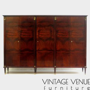 Grote-vintage-Art-Deco-kledingkast-in-gevlamd-mahonie