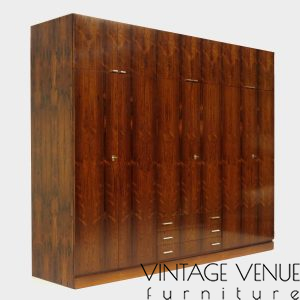 Grote-XL-vintage-mid-century-kledingkast-in-palissander