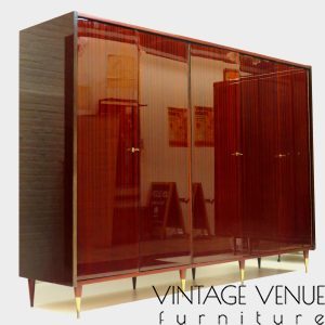 Grote-5-deurs-vintage-design-kledingkast-in-mahonie