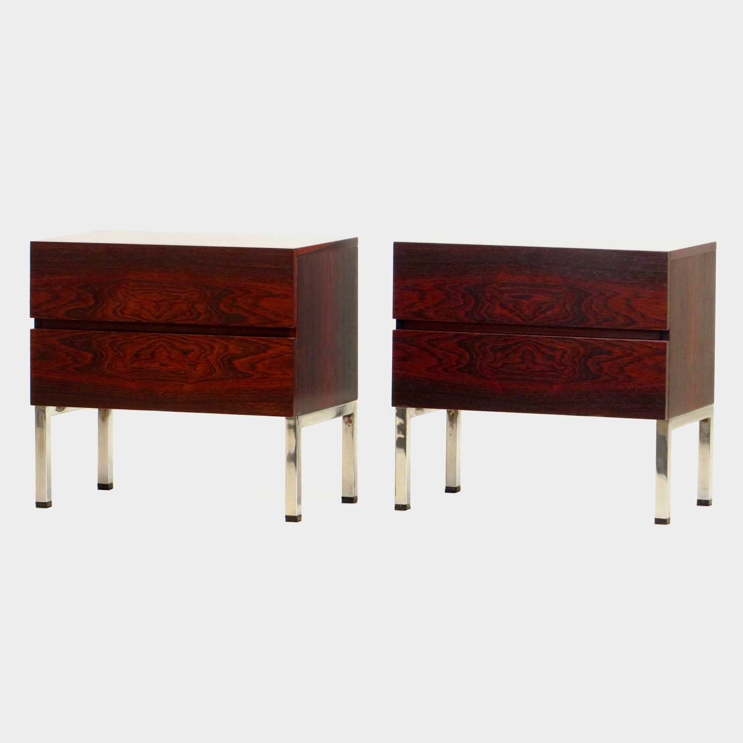 Twee vintage mid century nachtkastjes in palissander Twee vintage mid century nachtkastjes in palissander