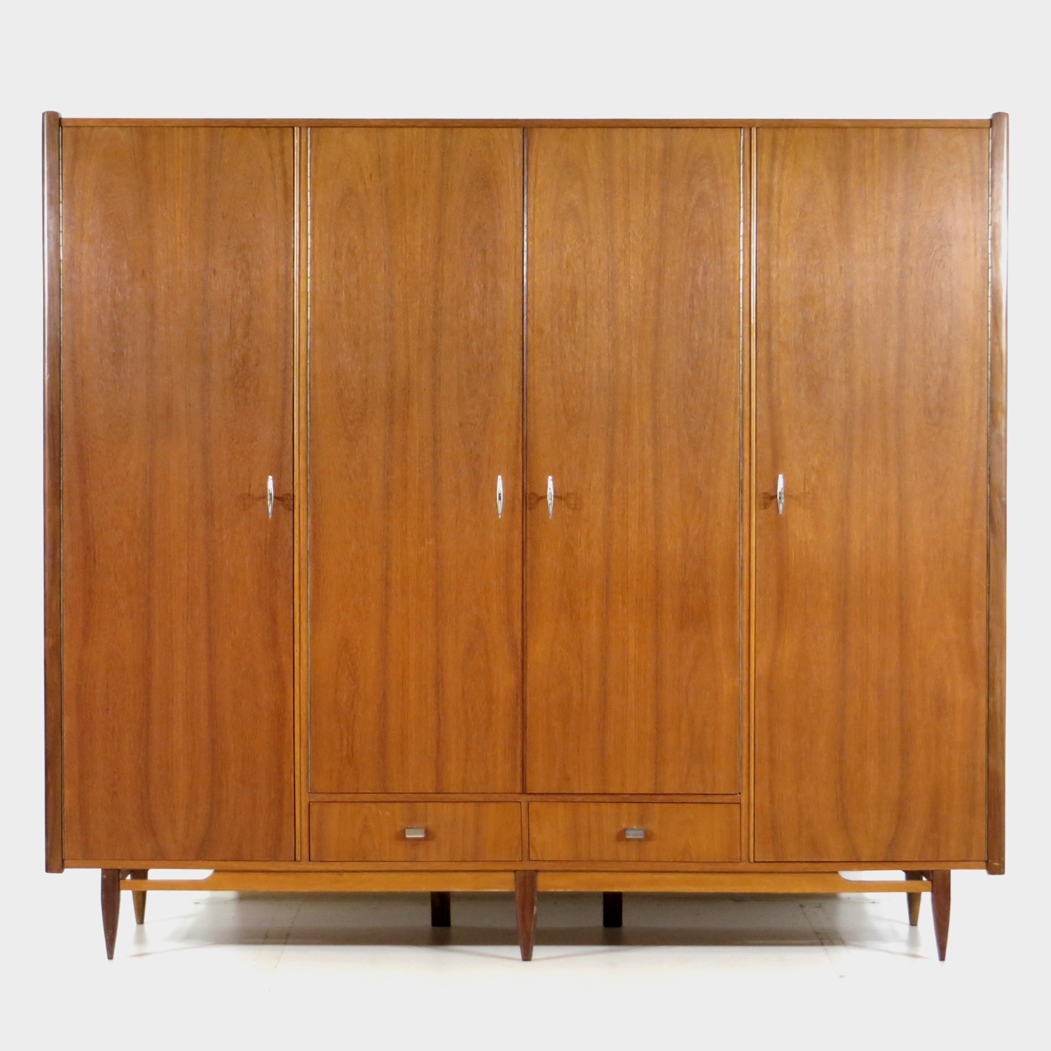 Vintage mid century 4-deurs teak kledingkast jaren '60