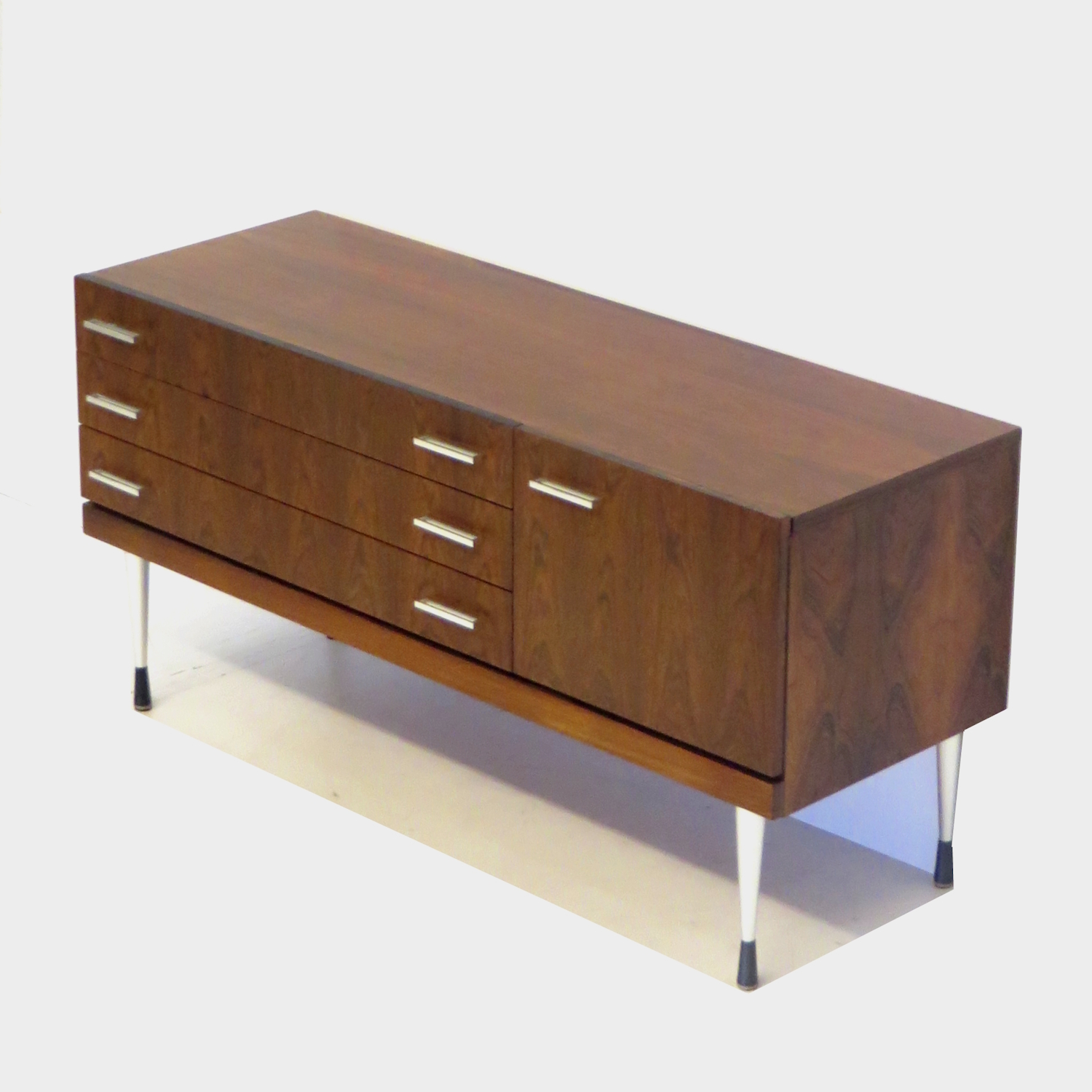 Vintage mid century palissander tv-meubel ladekast dressoir Vintage mid century palissander tv-meubel ladekast dressoir