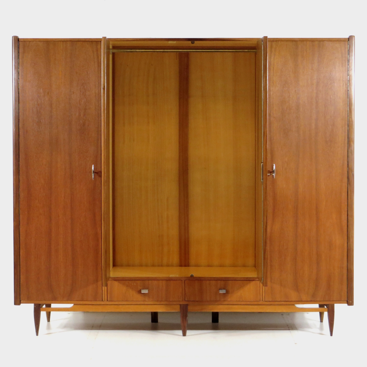 Vintage mid century 4-deurs teak kledingkast jaren 60