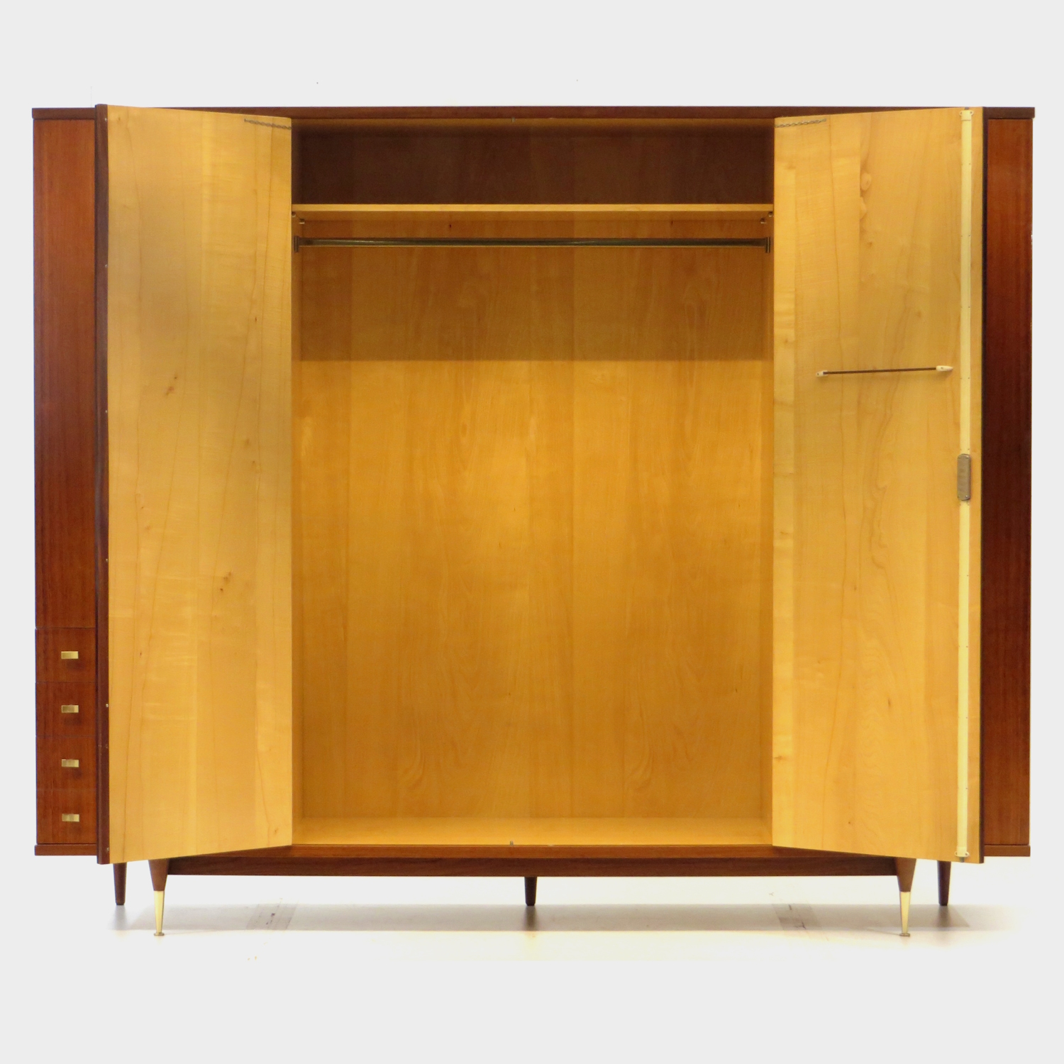 Vintage design kledingkast uit de jaren 60 met 4 deuren en 4 lades in palissander