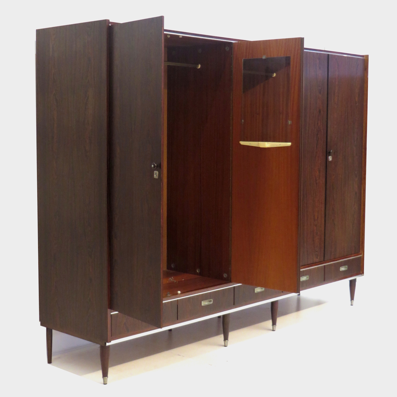 Grote vintage 5-deurs mid century design kledingkast