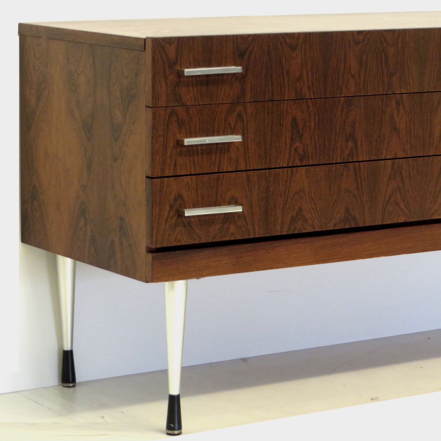 Vintage mid century palissander tv-meubel ladekast dressoir Vintage mid century palissander tv-meubel ladekast dressoir