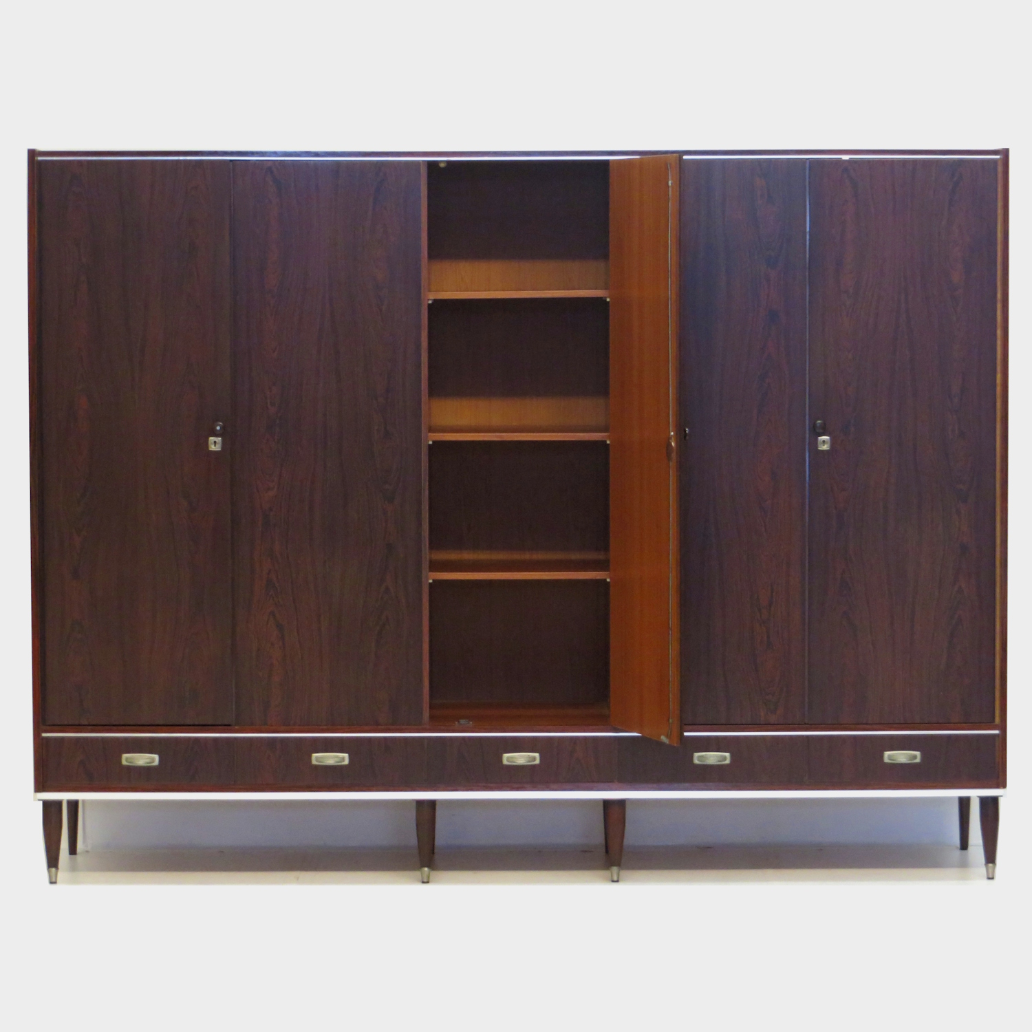 Grote vintage 5-deurs mid century design kledingkast
