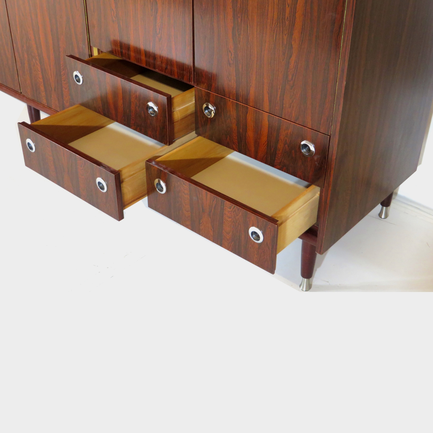 Grote vintage 5-deurs mid century design kledingkast