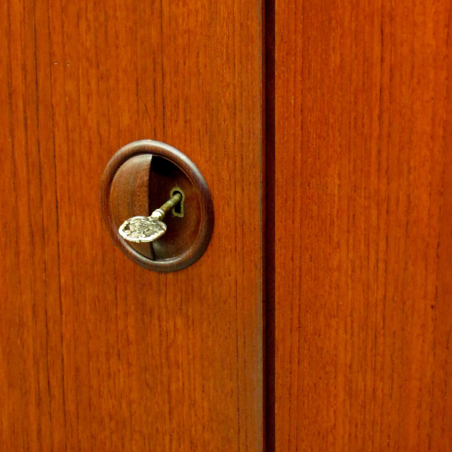 Vintage teak design kledingkast Louis van Teeffelen Wébé Vintage teak design kledingkast Louis van Teeffelen Wébé