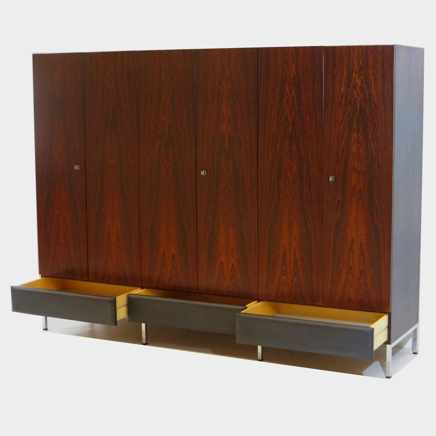 Grote vintage 6-deurs kledingkast in palissander uit de jaren 60