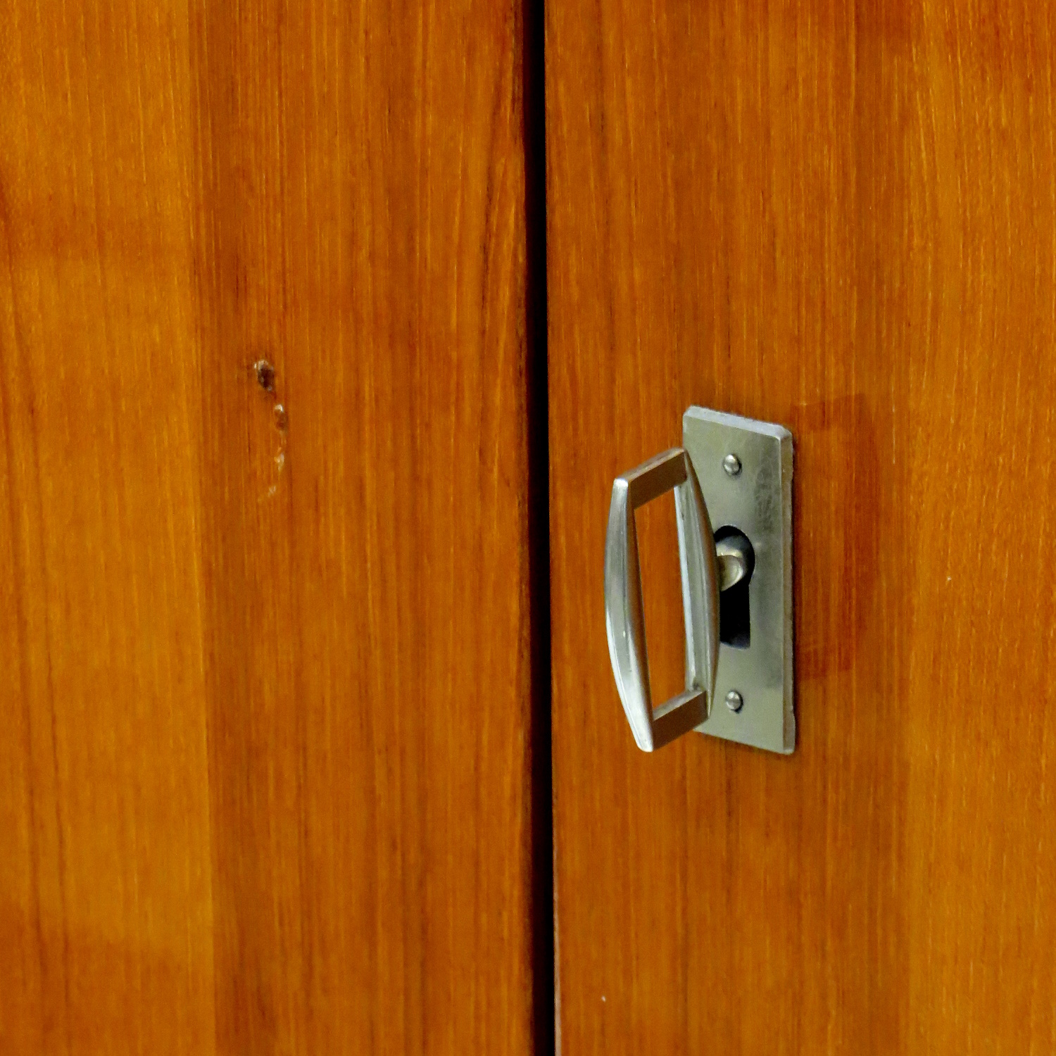 Grote 5-deurs vintage design kledingkast in teak 1960s