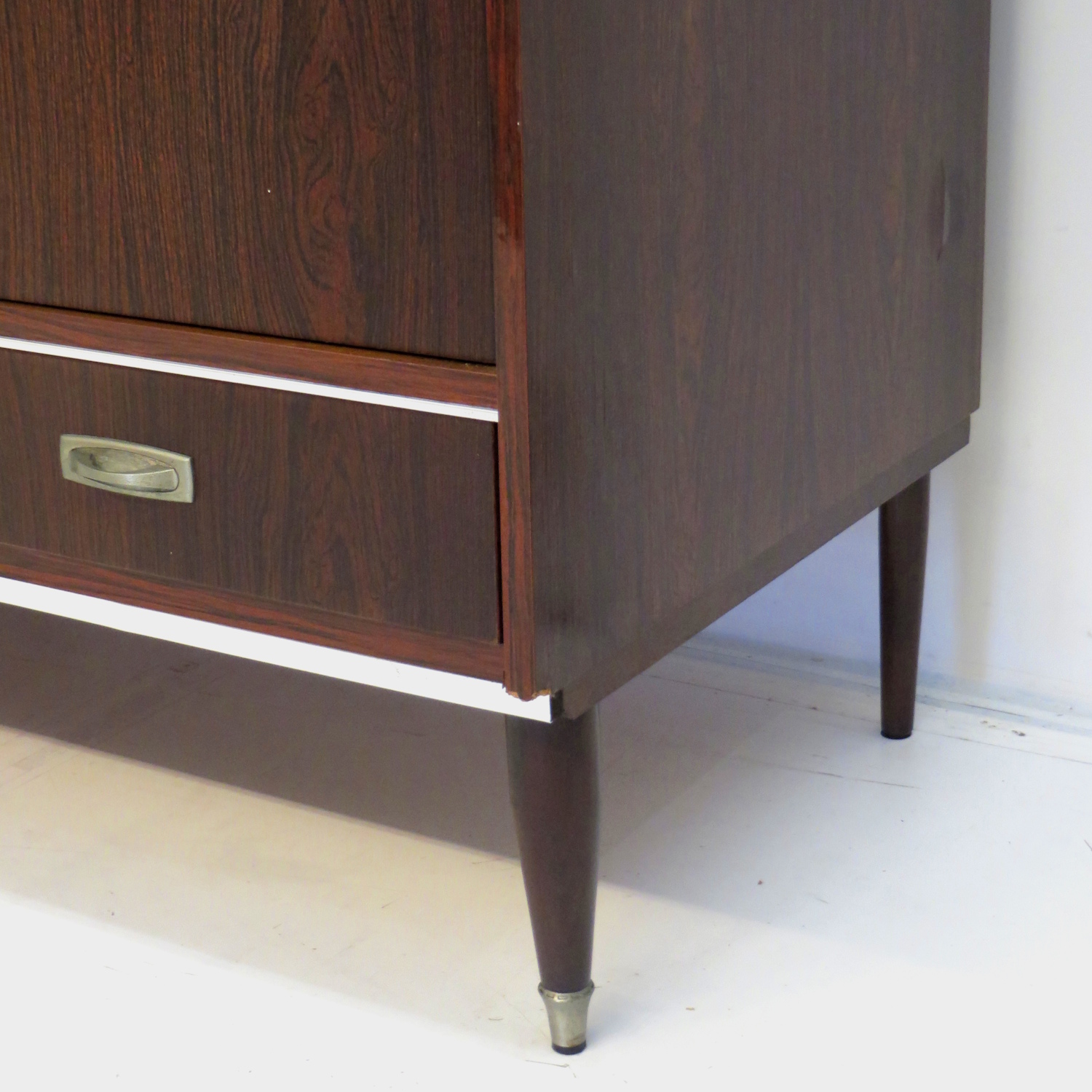 Grote vintage 5-deurs mid century design kledingkast