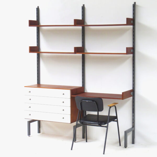Vintage design boekenkast wandsysteem / wall unit wandmeubel met ladekast en boekenplanken, gemaakt van teak in de jaren 60.