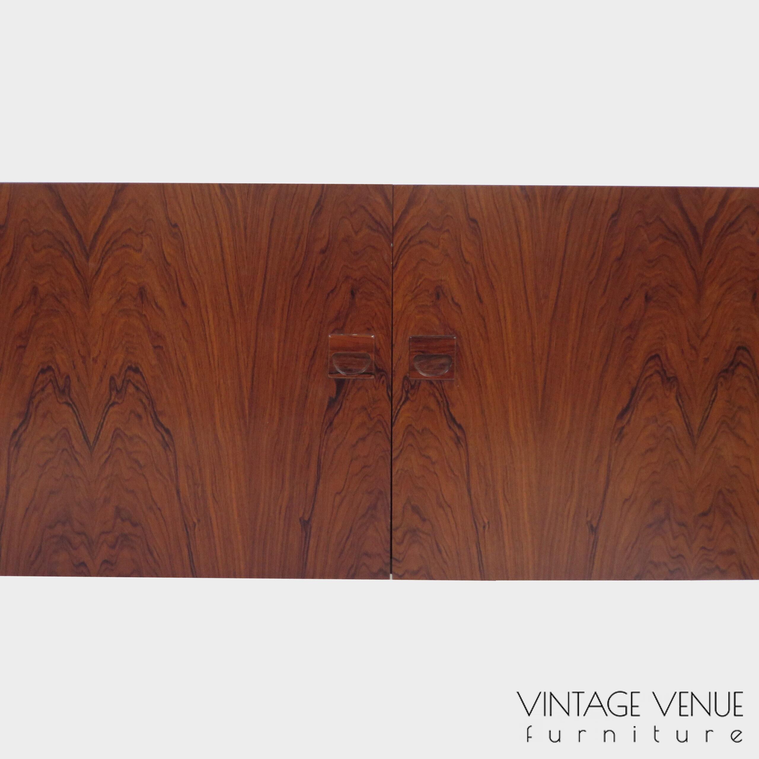 Mid century rosewood sideboard with stunning wood grain made by Fristho, Franeker (Holland) 1960s Vintage rosewood sideboard by Fristho 1960s