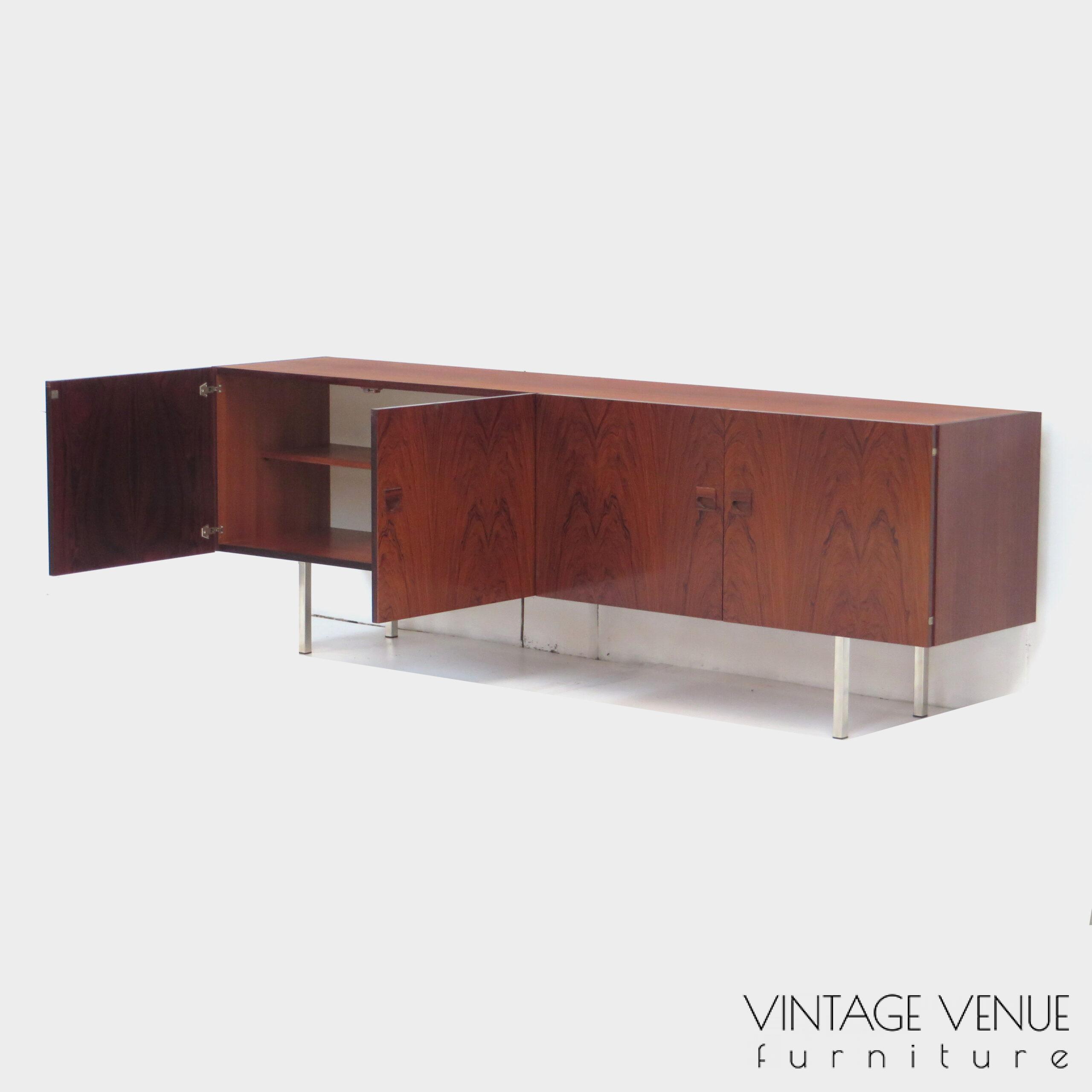 Mid century rosewood sideboard with stunning wood grain made by Fristho, Franeker (Holland) 1960s Vintage rosewood sideboard by Fristho 1960s