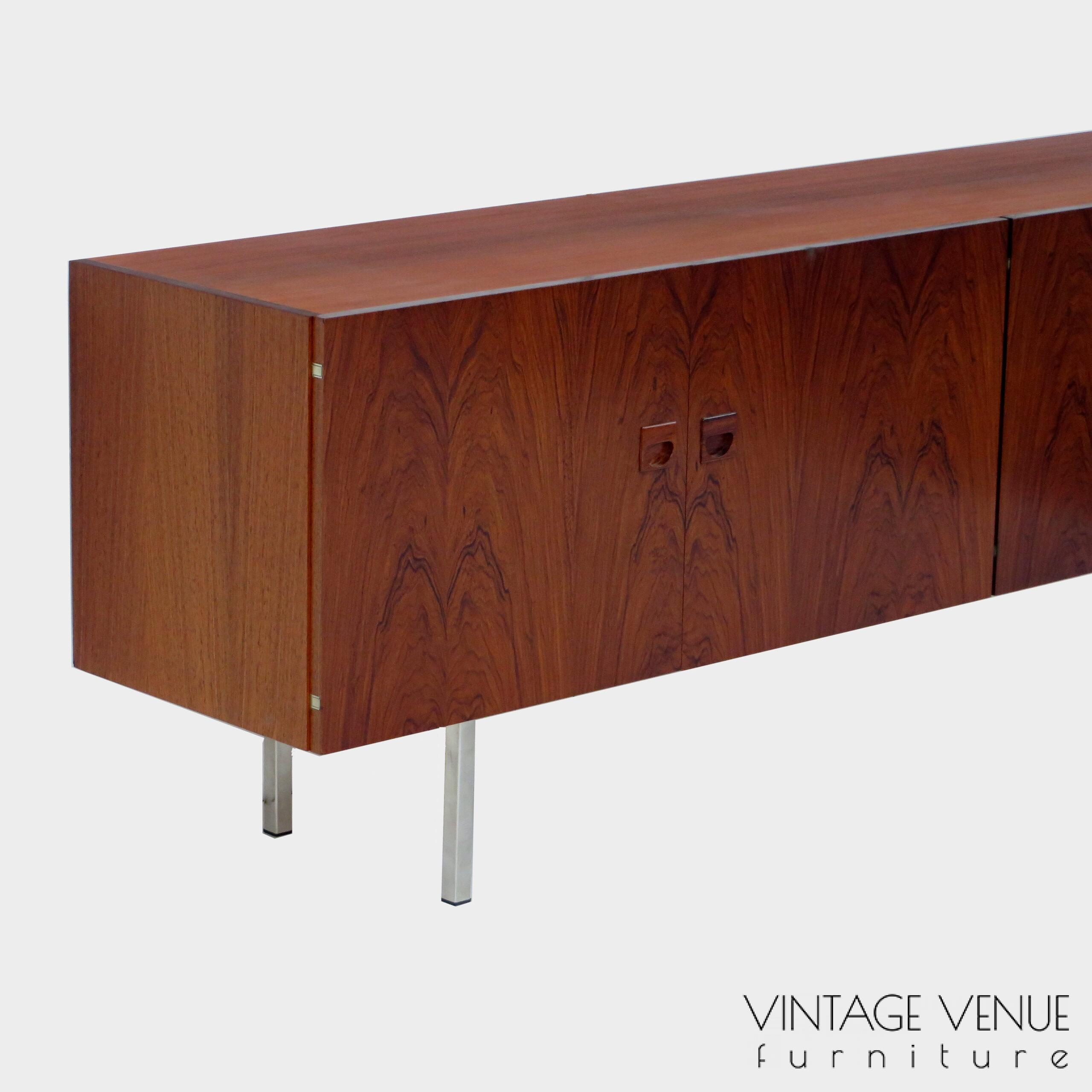 Mid century rosewood sideboard with stunning wood grain made by Fristho, Franeker (Holland) 1960s Vintage rosewood sideboard by Fristho 1960s