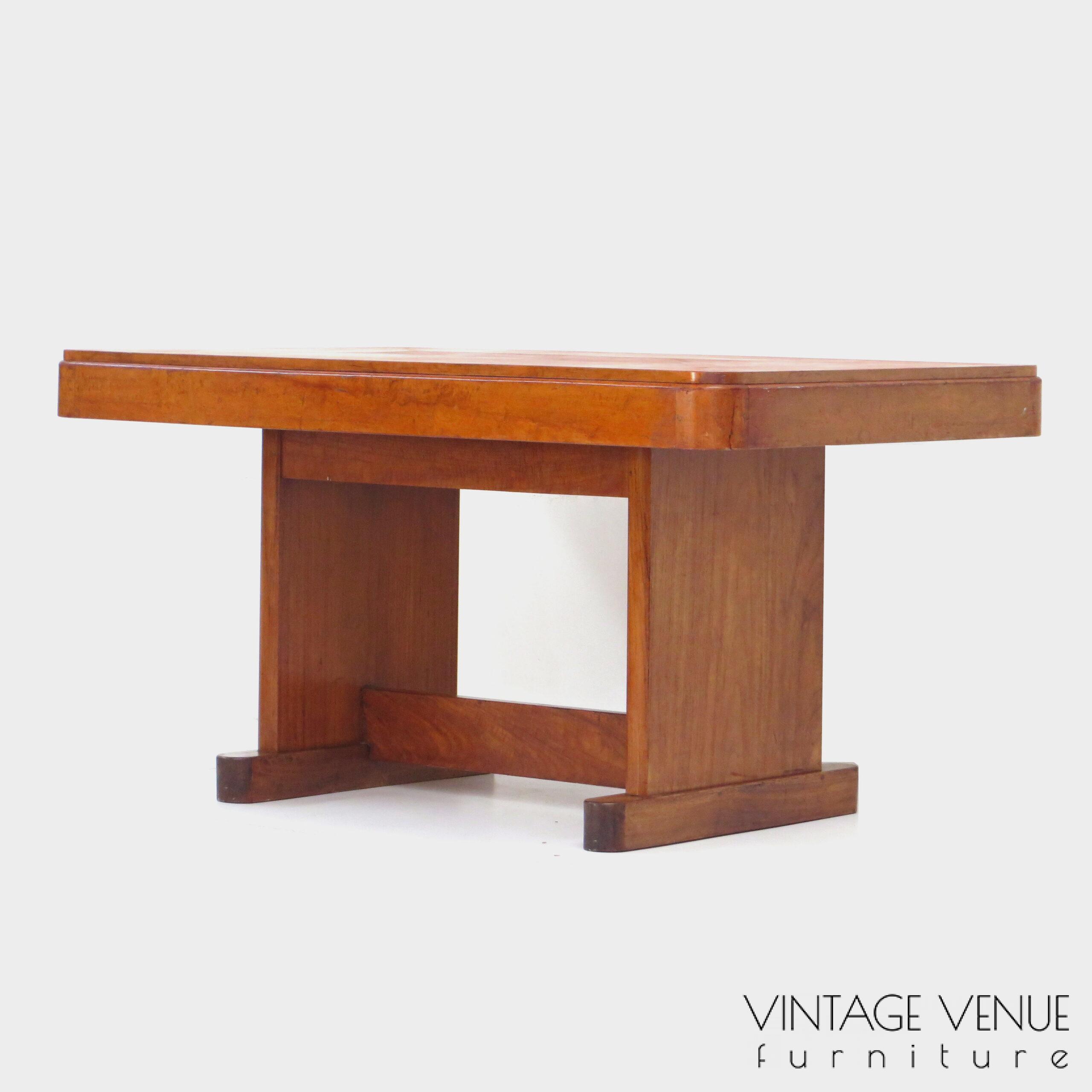 Vintage Art Deco dining table made of solid teak in the 1930s / Vintage Art Deco eettafel tafel van massief wortelnoten teak jaren '30