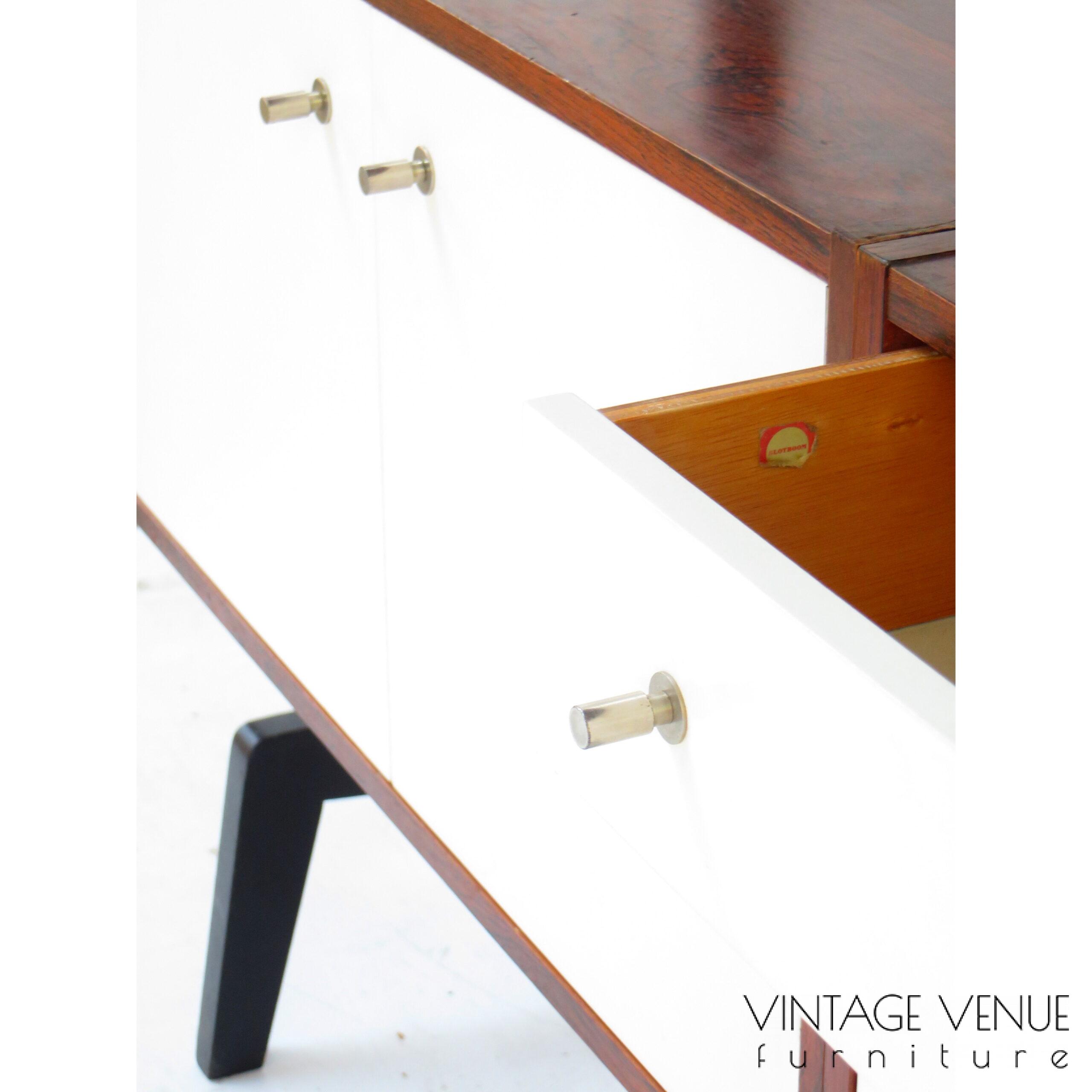 Vintage mid century wall unit system with hanging sideboard & bookshelves design by Anton Slotboom for Lockwood, 1960s / Vintage retro staand wandsysteem met zwevend dressoir & boekenplanken design van Anton Slotboom voor Lockwood, jaren 60