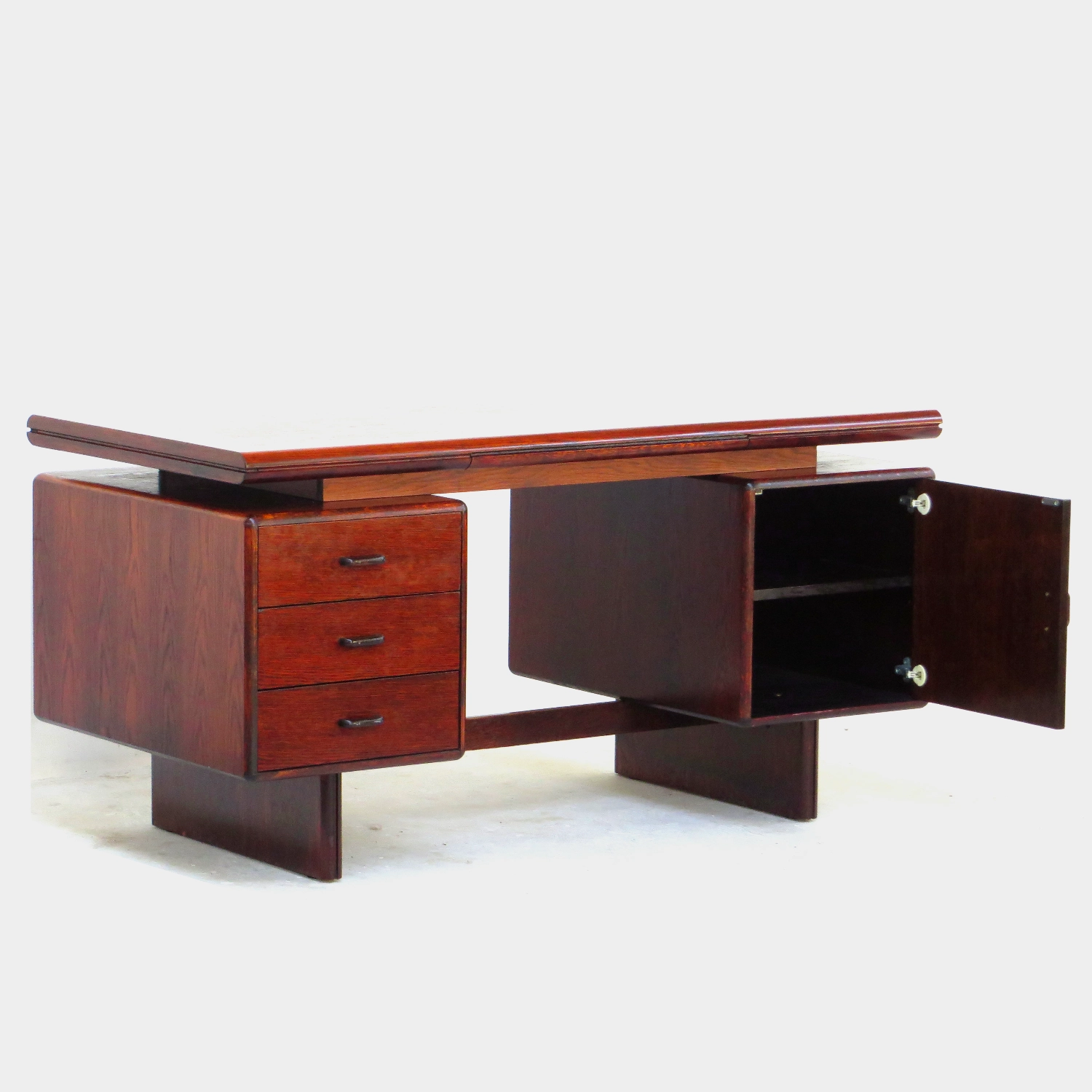Front with drawer open: Vintage exclusive executive writing desk with beautiful warm wood design, made in the 1960s. Mid-century modern executive writing desk.
