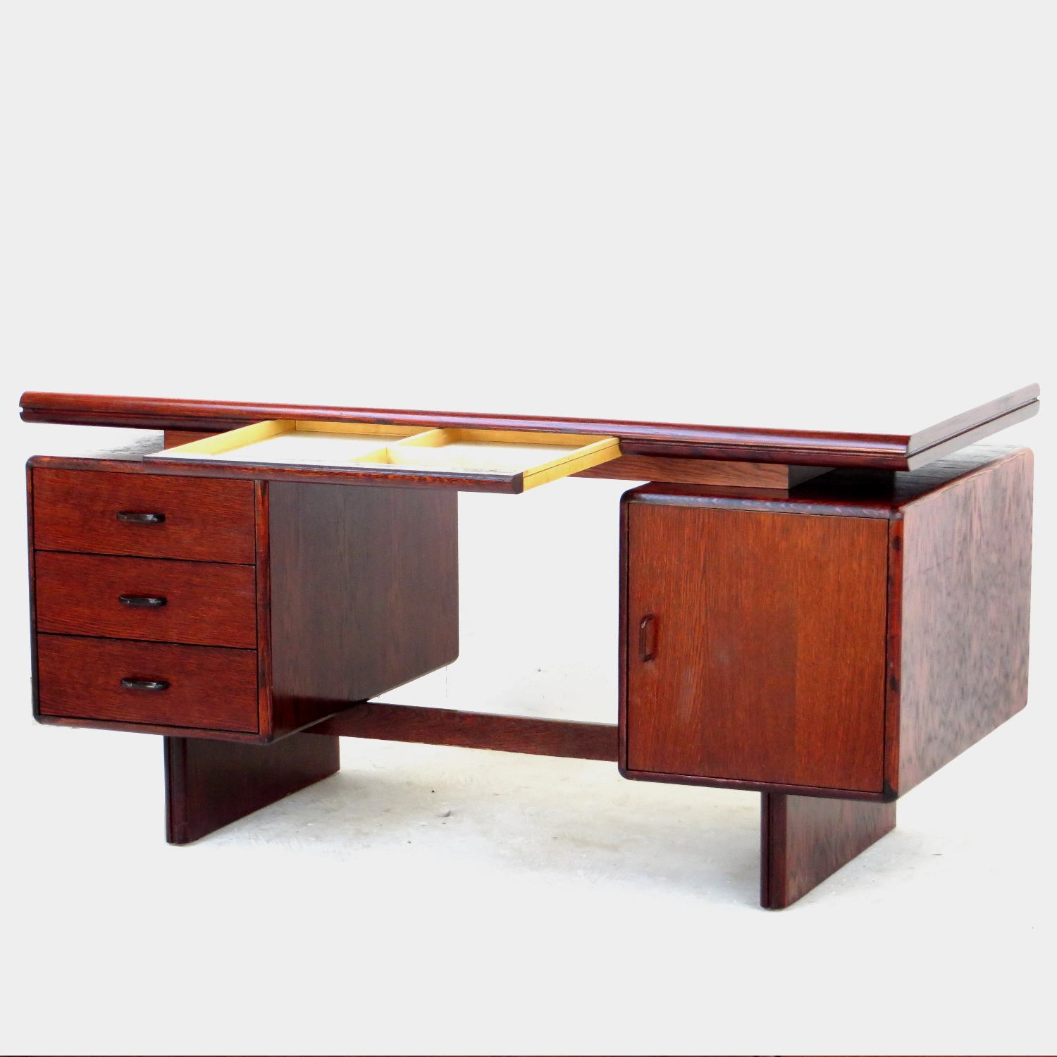 Pull-out drawer: Vintage exclusive executive desk with beautiful warm wood design, made in the 1960s. Mid-century modern executive writing desk.