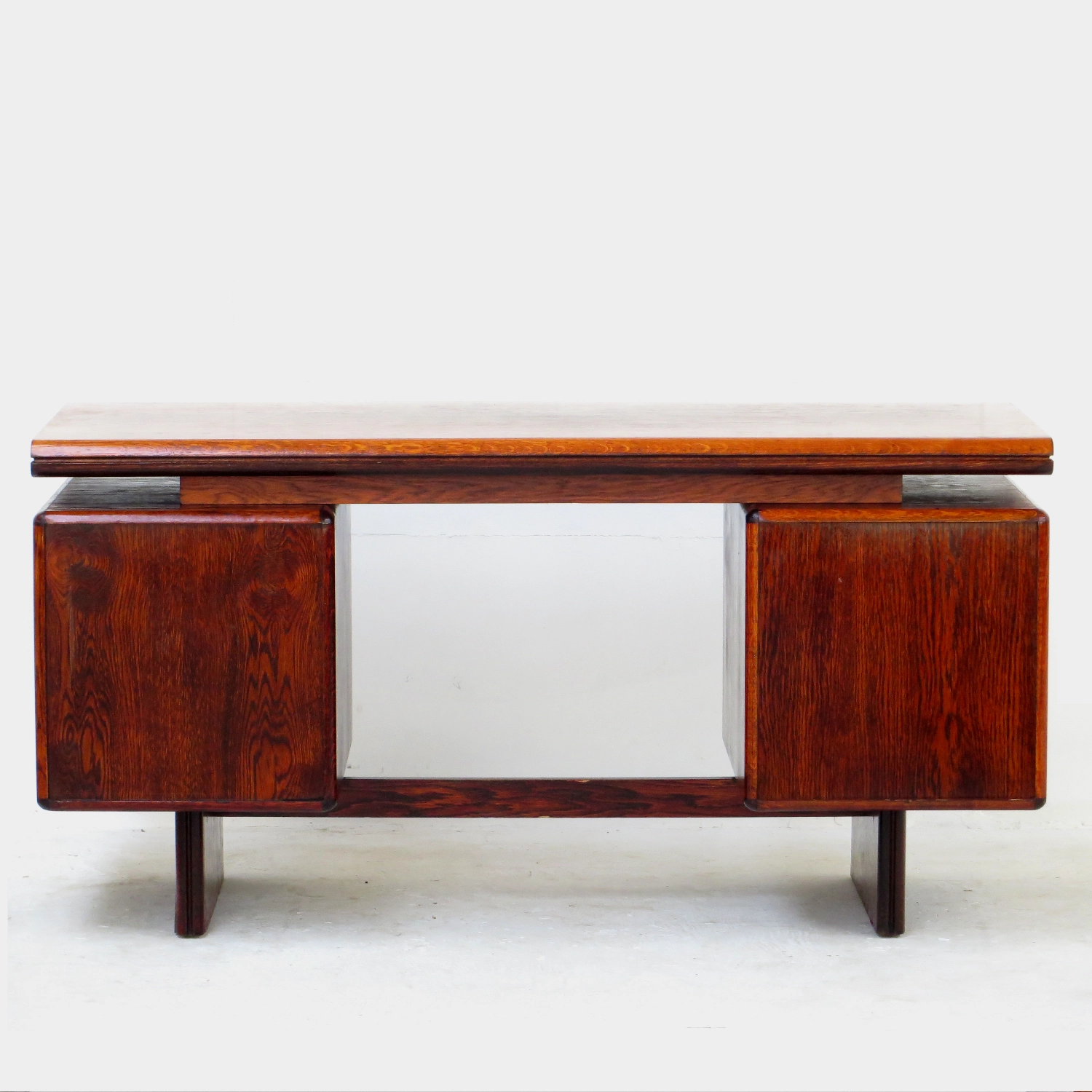 Back: Vintage exclusive executive desk with beautiful warm wood design, made in the 1960s. Mid-century modern executive writing desk.