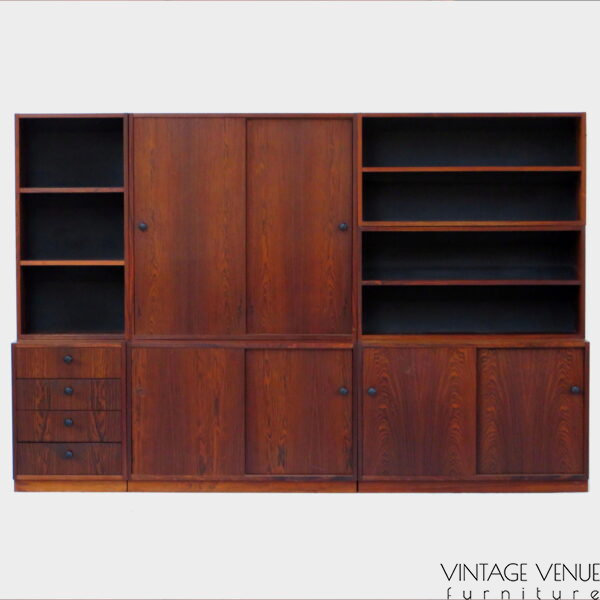 Voorzijde van de Vintage design boekenkast wandmeubel dressoirkast / wall unit bookcase cabinet