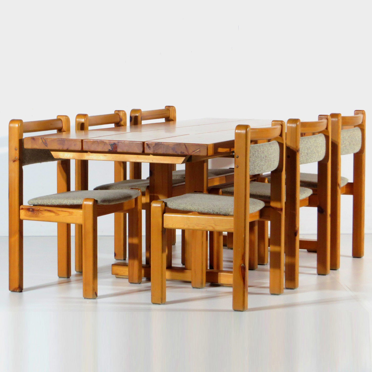 Foto van de 6 Deense vintage design stoelen inclusief tafel