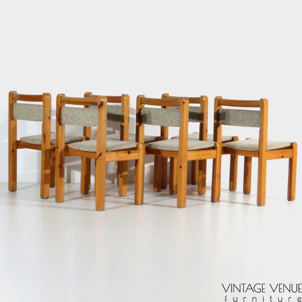 Foto van de achterkant van de 6 Deense vintage design stoelen