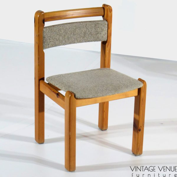 Detailfoto van de voorkant van één van de 6 Deense vintage design stoelen